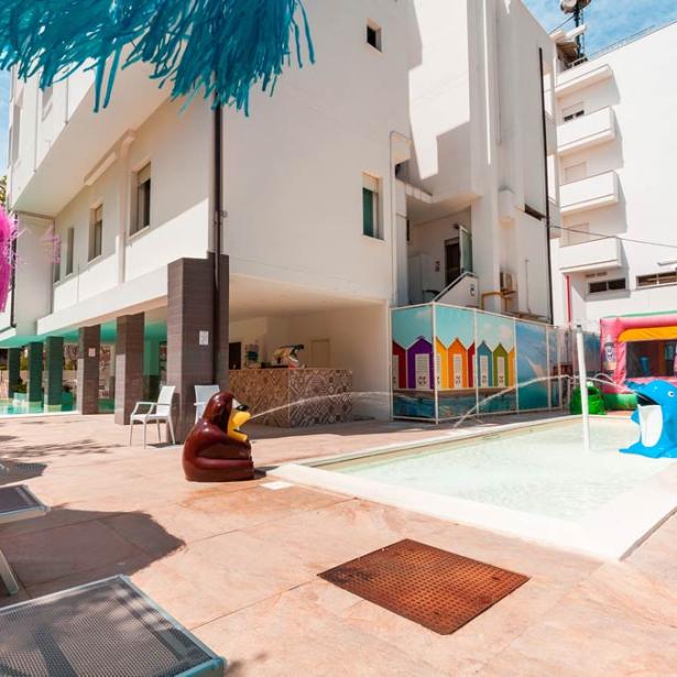 hotelmetropolitan en offer-hotel-cesenatico-near-the-sea-with-swimming-pools 021