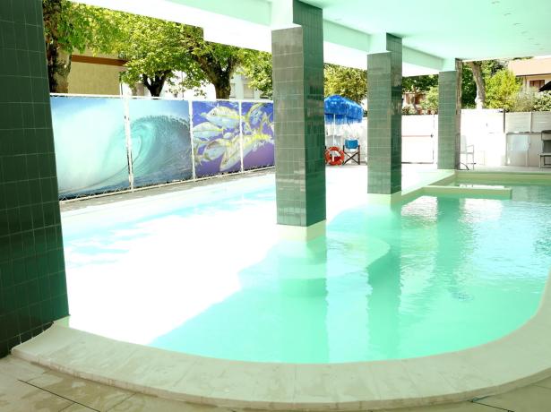 hotelmetropolitan de angebot-fuer-paare-hotel-cesenatico-mit-beheiztem-pool 011