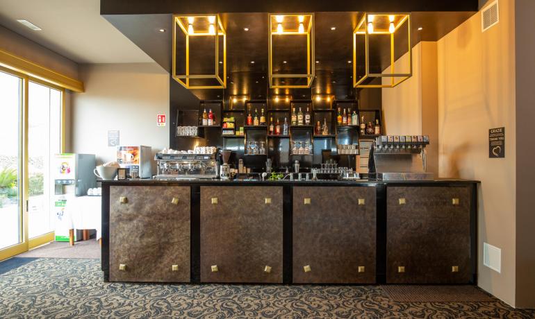 hotelmetropolitan en short-september-holidays-in-hotel-in-cesenatico-with-pool-and-free-bar 005