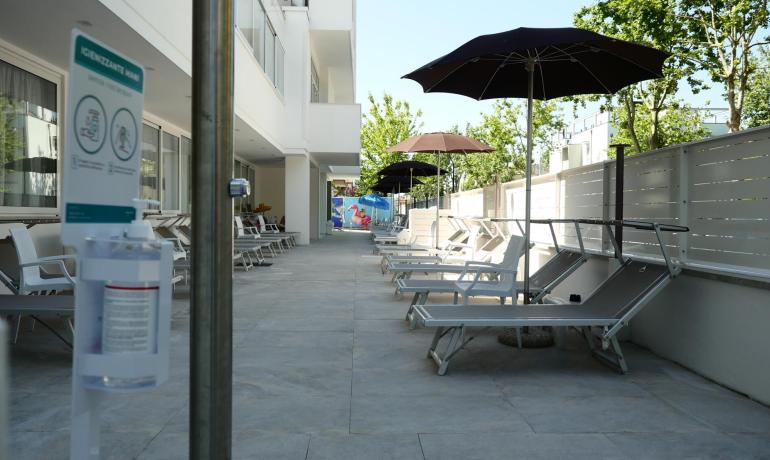 hotelmetropolitan it offerta-per-coppie-hotel-cesenatico-con-piscina-riscaldata 004