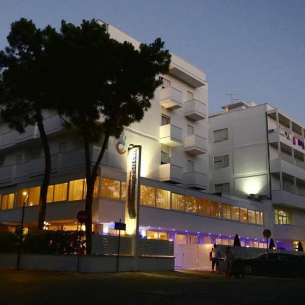 hotelmetropolitan en hotel-with-ristorante-cesenatico 028